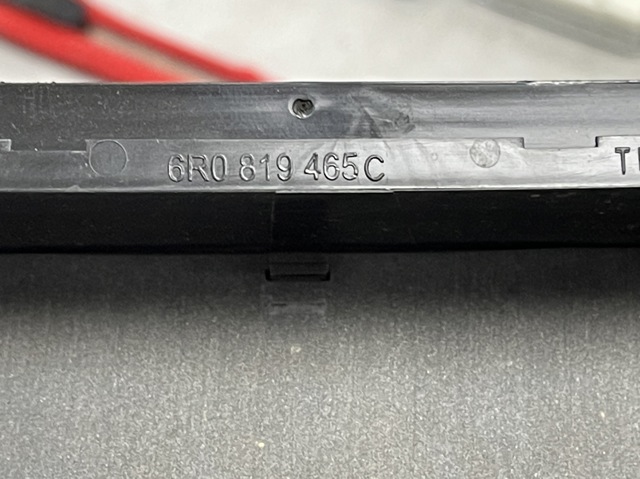 VAG 6R0819465C Решетка вентиляции салона задняя левая в наличии Киев