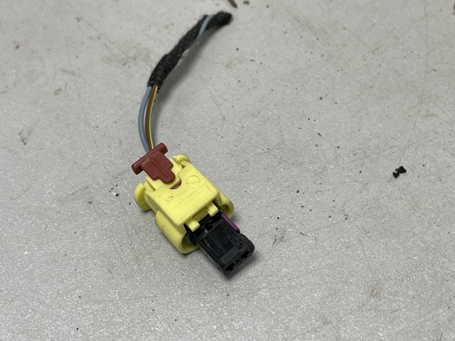 6R0973323 VAG купить в Запорожье