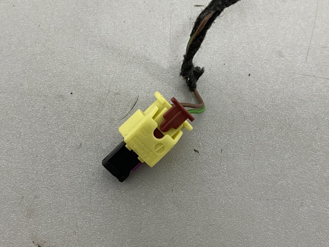 6R0973323 VAG купить в Ирпень