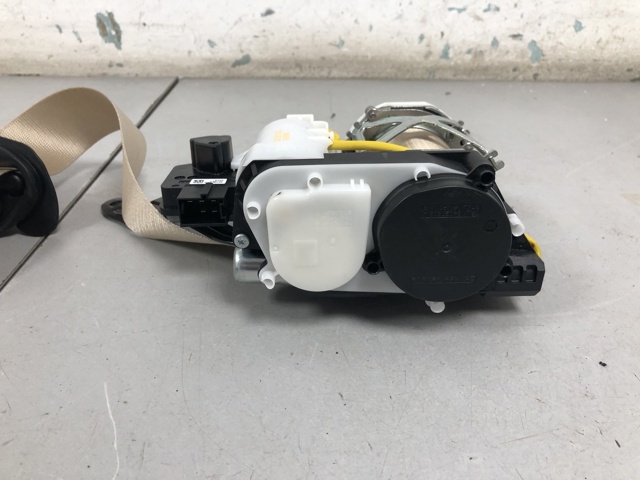 72117469951 BMW Ремень безопасности передний левый купить в Ирпень