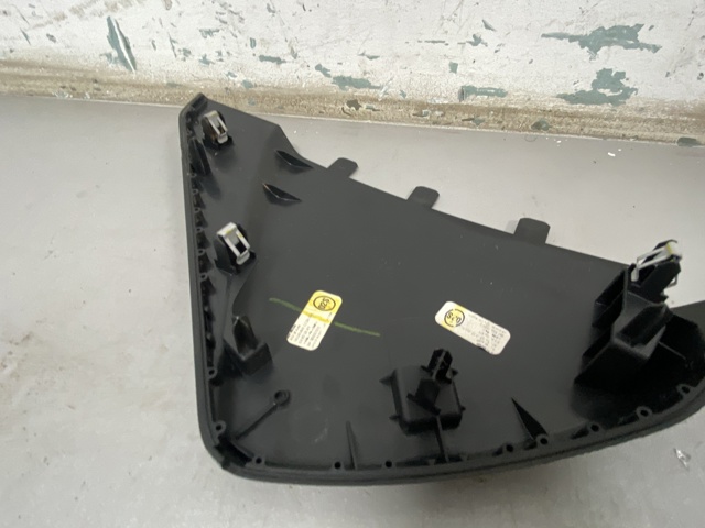 VAG 80A8570864PK Крышка боковая панели "торпедо", правая в наличии Николаев