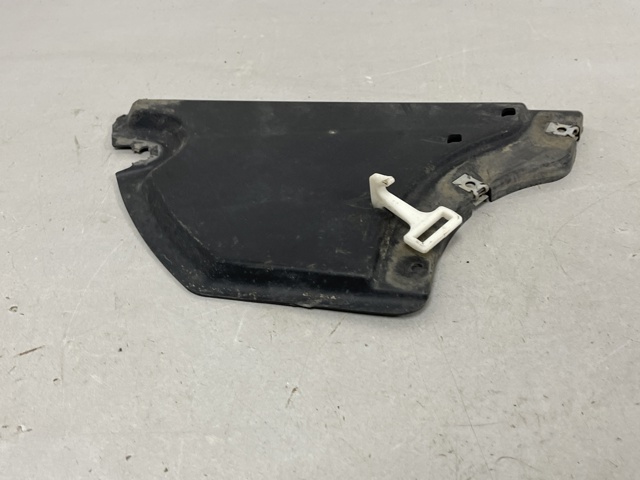 83A825219 VAG Защита днища левая купить в Чернигов