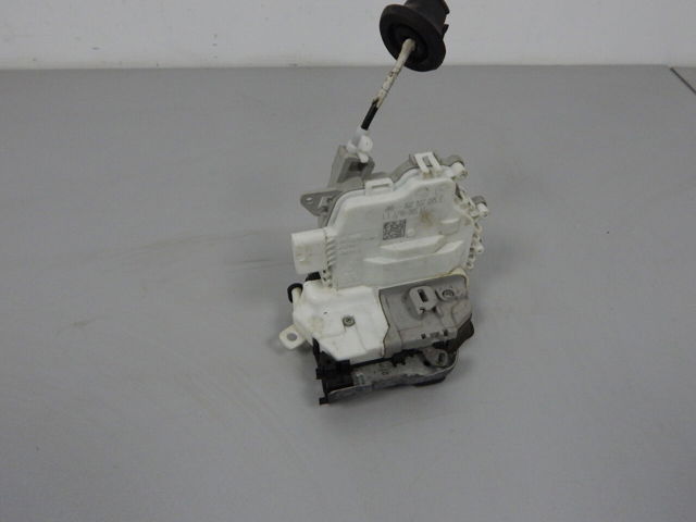 Запор кабины 8J2837015E VAG