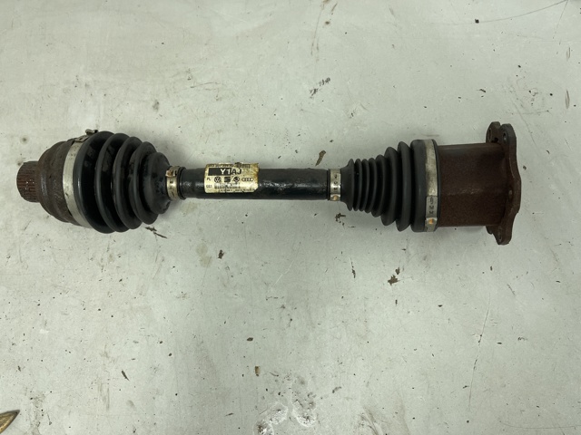 Приводы передних колес 8K0407271AJ VAG