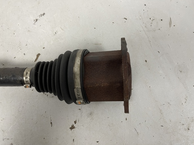 VAG 8K0407271AJ Полуось передняя в наличии Киев