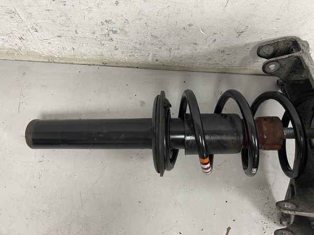 Амортизатор передней подвески Ауди КУ5