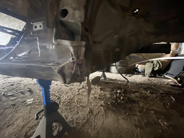 Правый передний лонжерон 8K0802756 VAG
