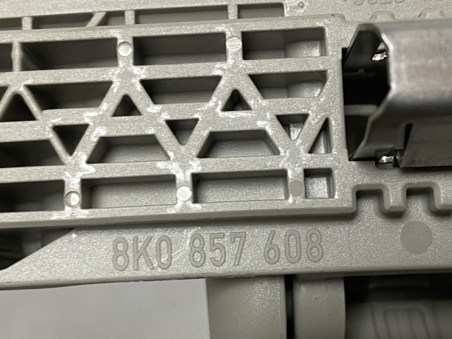 VAG 8K0857608 в наличии Одесса