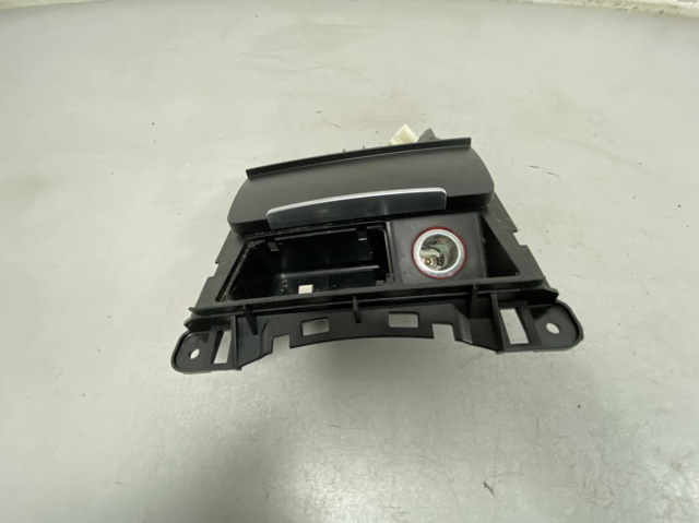 VAG 8K0857951C Пепельница центральной консоли в наличии Хмельницкий