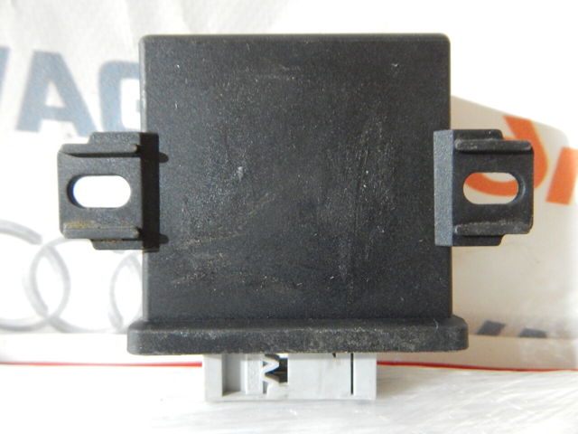 Кнопка корректора фар 8K0907357B VAG