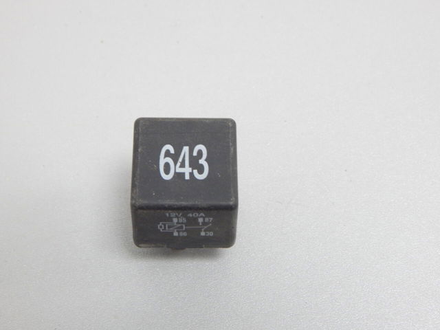 Блок управления вентилятором Volkswagen Golf V