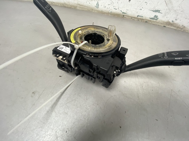 Переключатели подрулевые 8K0953502BJ VAG