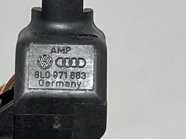 VAG 8L0971883 в наличии Черновцы
