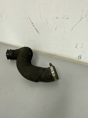 VAG 8R0145737H Патрубок воздушный, дроссельной заслонки в наличии Каменское
