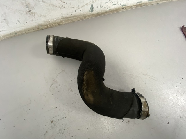 8R0145737H VAG Патрубок воздушный, дроссельной заслонки купить в Сумы