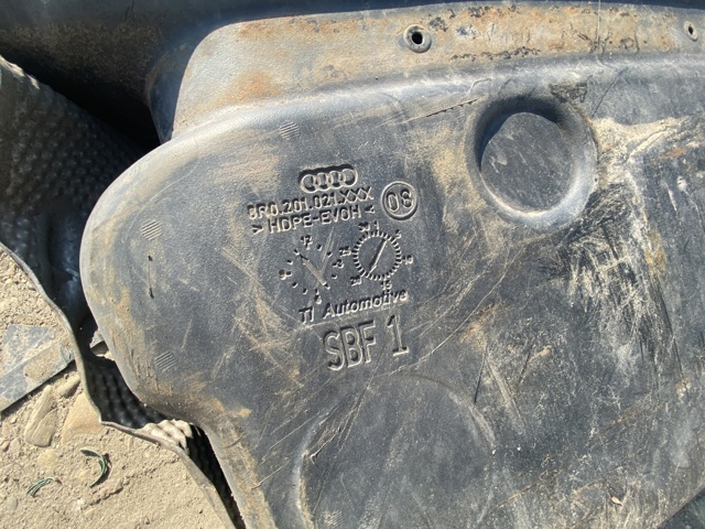 Бак топливный 8R0201060R VAG