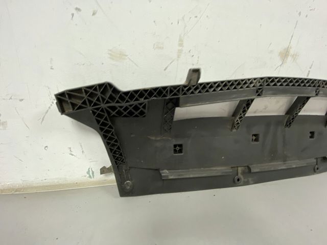 Фартук переднего бампера 8R0807233 VAG