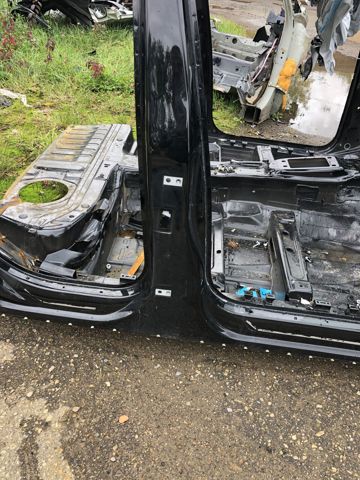 VAG 8R0809848A Порог внешний правый в наличии Киев