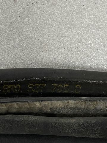 8R0827705D VAG Уплотнитель крышки багажника купить в Украина