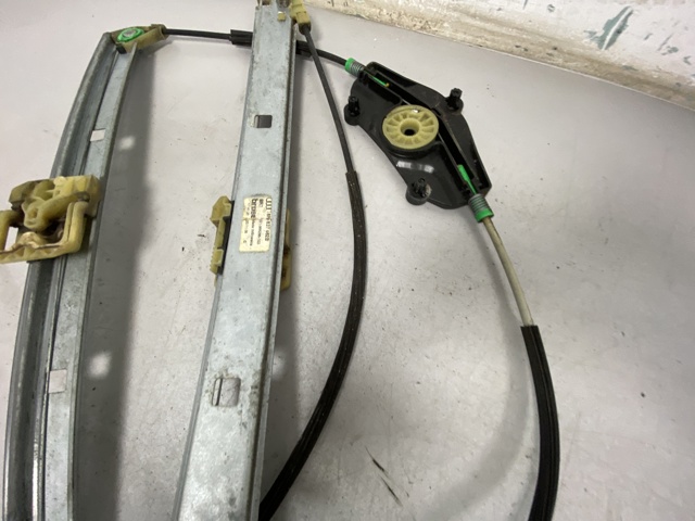 8R0837462B VAG Механизм стеклоподъемника двери передней правой купить в Ужгород