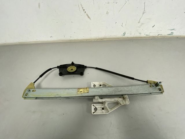 Стеклоподъемник задней левой двери 8R0839461B VAG