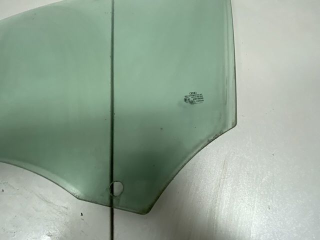8R0845201B VAG Стекло двери передней левой купить в Николаев