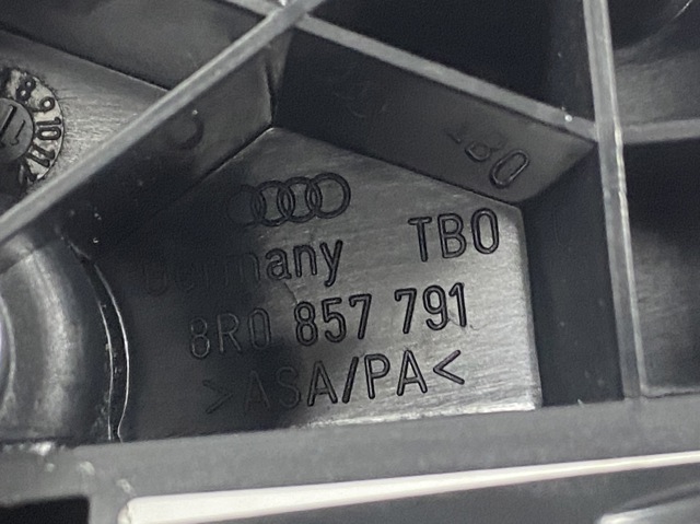 VAG 8R0857791 в наличии Хмельницкий