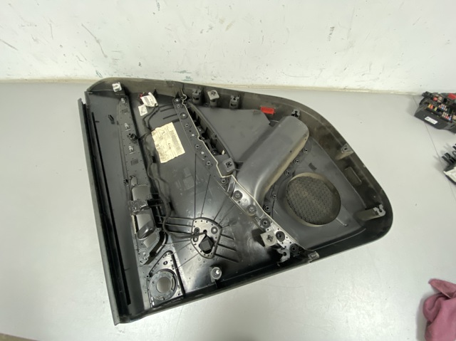 VAG 8R0867303 в наличии Ирпень