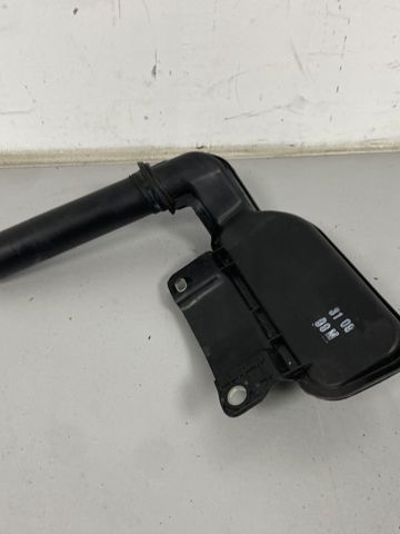 8R0955452 VAG Горловина бачка омывателя купить в Чернигов