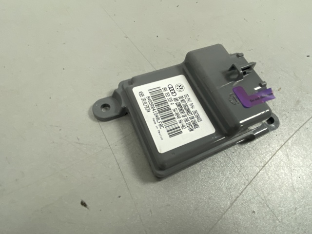 8R0959339A VAG купить в Ужгород