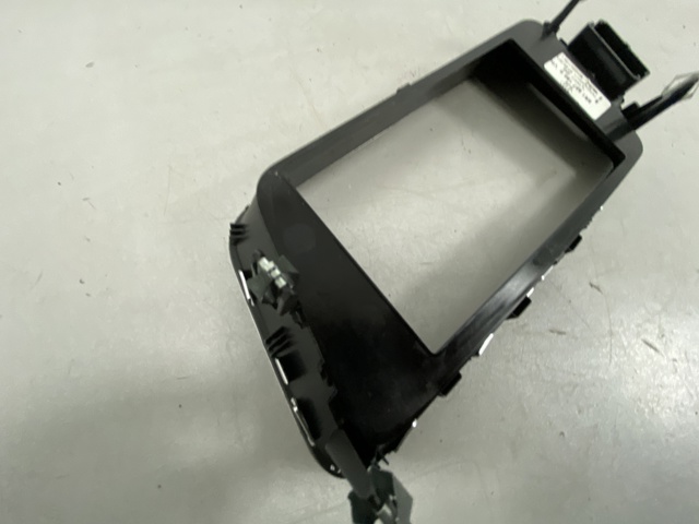 8R1857186SV58 VAG купить в Одесса
