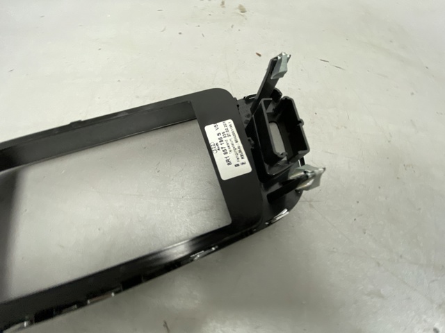 8R1857186SV58 VAG купить в Украина