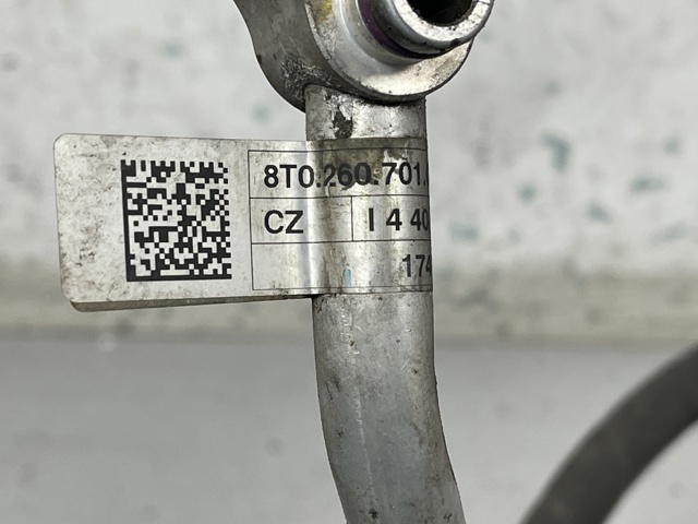 VAG 8T0260701C Шланг кондиционера, от компрессора к радиатору в наличии Запорожье