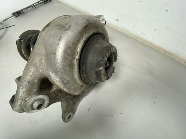 8T0413031AF VAG Амортизатор передний купить в Черновцы