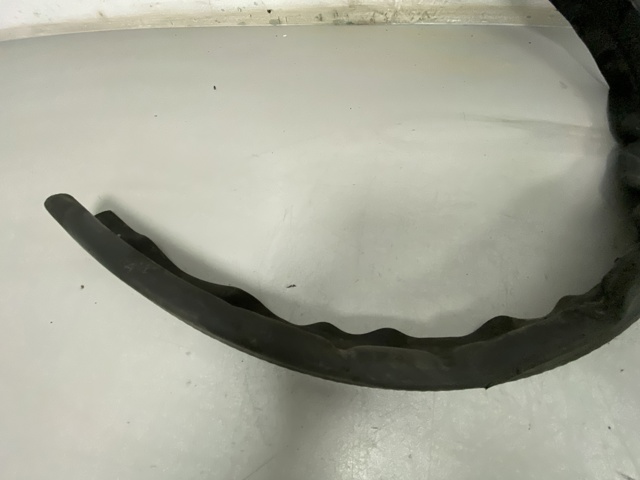 Резинка уплотнительная под капот 8T0823723A VAG