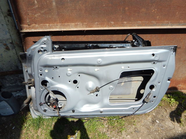 Пассажирская передняя дверь 8T0831052C VAG