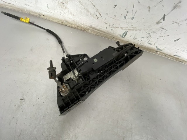 8T0837886A Держатель наружной ручки двери задней правой купить Киев