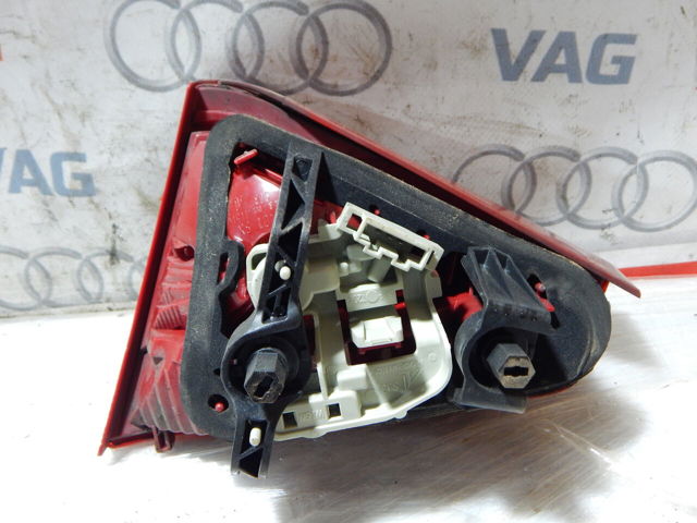 Фонарь задний левый, внутренний 8T0945093 VAG