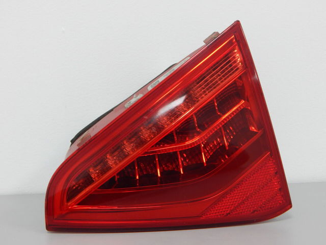 Фонарь задний правый, внутренний 8T0945094C VAG