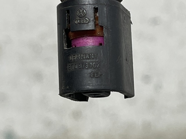 Разъем (фишка) датчика ABS 8T0973702 VAG