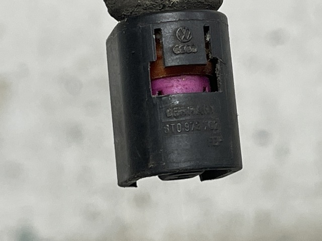 VAG 8T0973702 Разъем (фишка) датчика ABS в наличии Ужгород