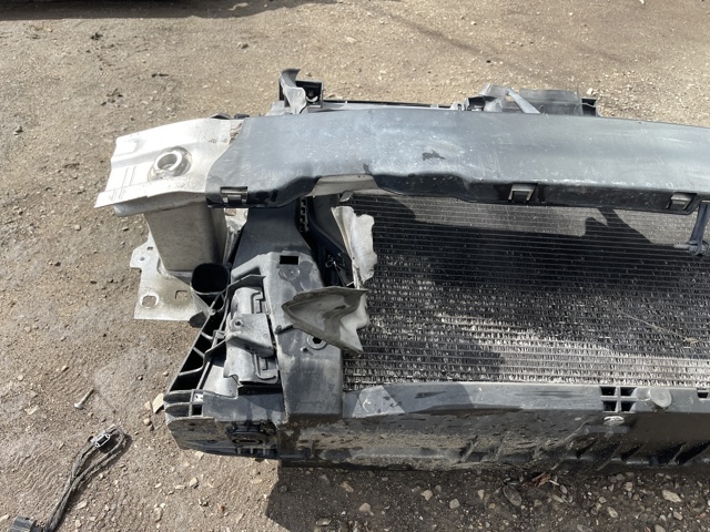 VAG 8V0805588 Рамка радиатора в наличии Житомир