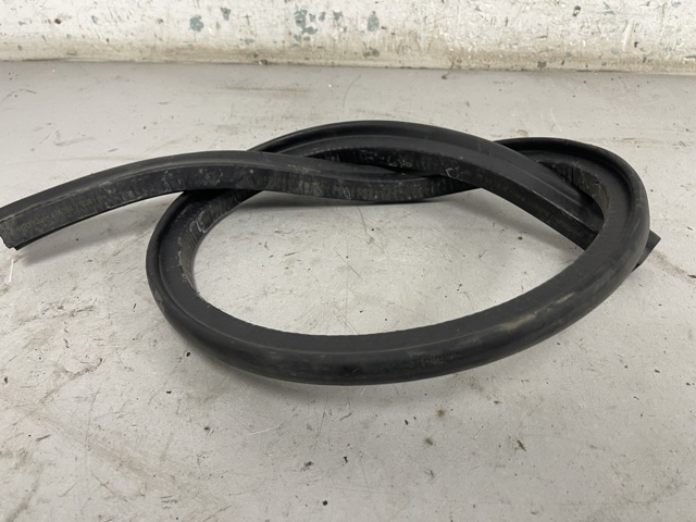 8V0823723 VAG купить в Харьков