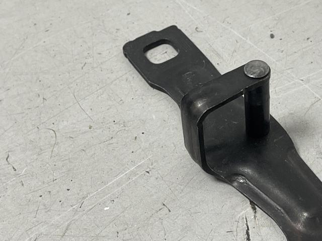 Петля-зацеп (ответная часть) замка двери задней (багажной 3/5-й) 8V0827507B VAG