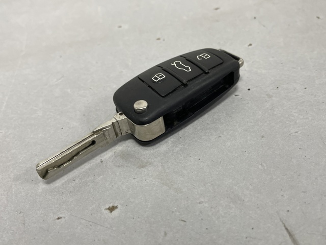 8V0837220A купить Полтава