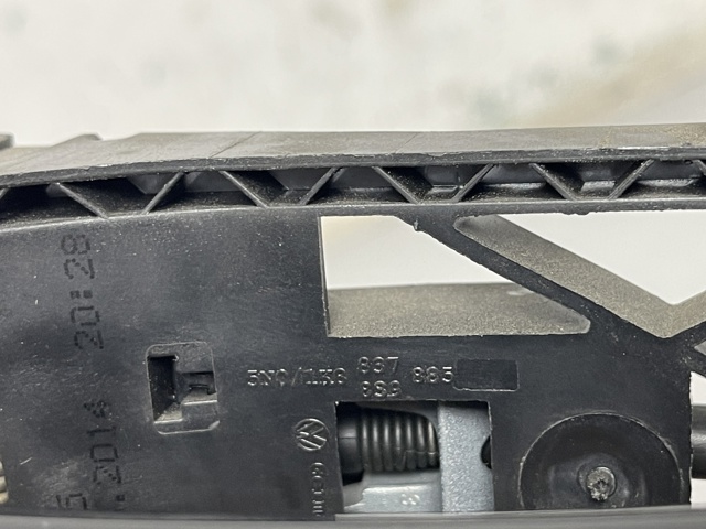 Ручка двери в сборе 8V0839885 VAG