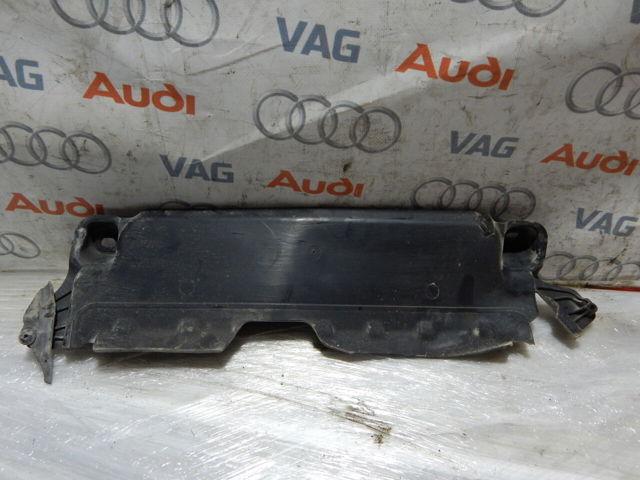 VAG 8V5825230A Защита днища задняя левая в наличии Тернополь