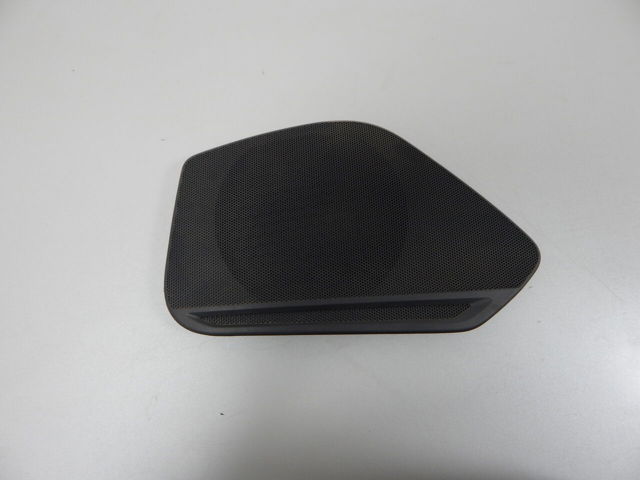 Накладка динамика двери 8W0035420 VAG