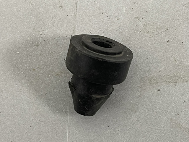 8W0129669 VAG Подушка корпуса воздушного фильтра купить в Черкассы