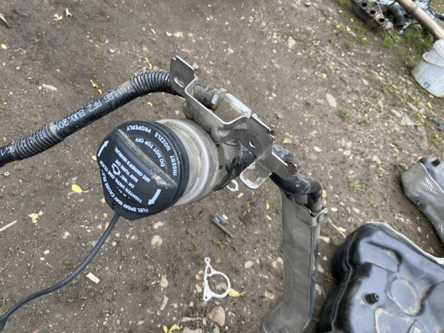 VAG 8W0201021CQ Бензобак в наличии Полтава